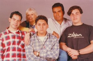 Pueblo de Dios con la participación de Abel Álvarez, Diego Cuevas y Ariel Cuello (1997)